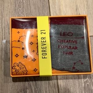 TT: Leo Lion Zodiac 2pk Women Socks Astrology Celestial Horoscope